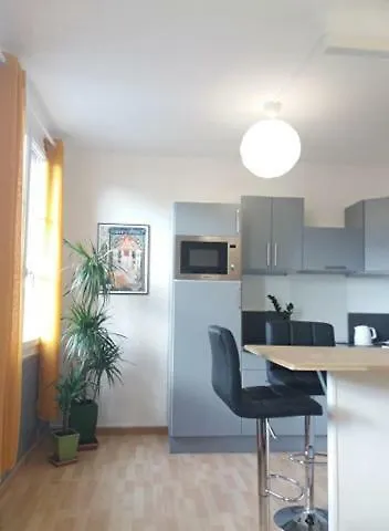 Appt 2eme Etage Sur L'ile De *